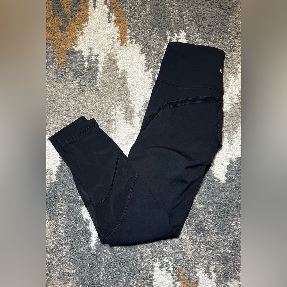 Lululemon size 6 black mesh leggings